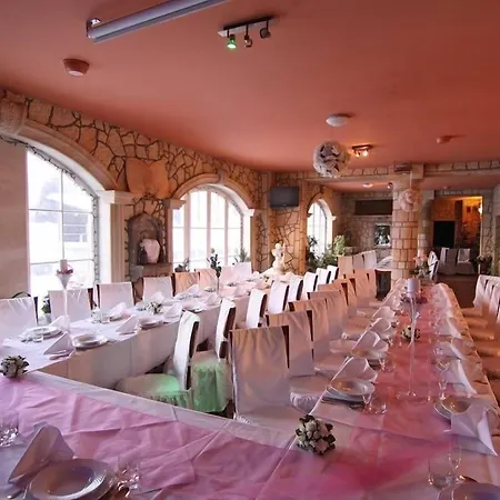 Garden Hotel Boleslawiec (Lower Silesia)