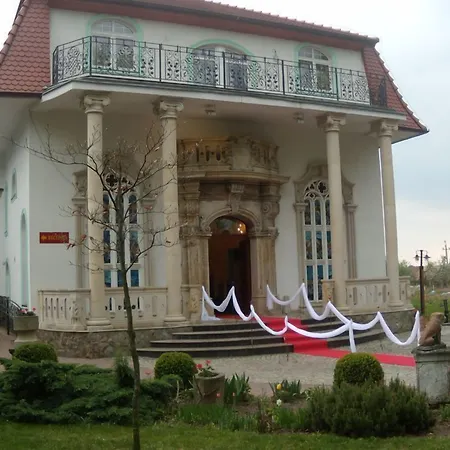 Garden Hotel Boleslawiec (Lower Silesia)