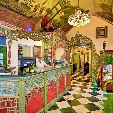 Garden Hotel