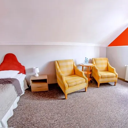 Garden Hotel 3*