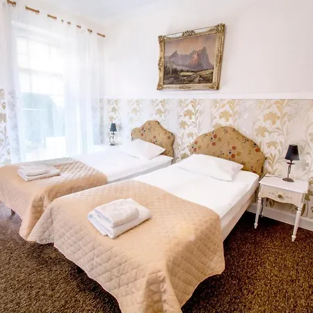 Garden Hotel 3*