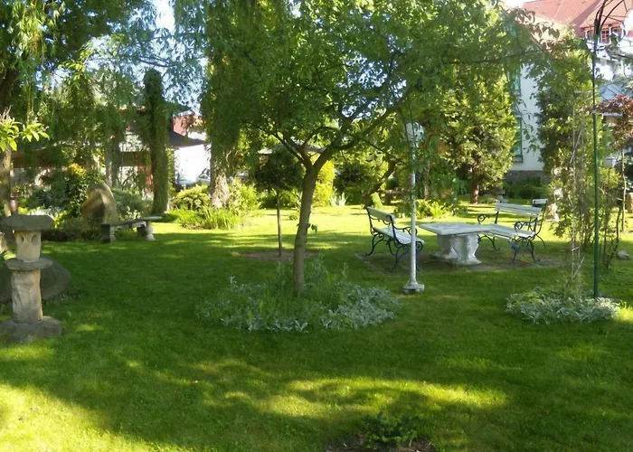 Garden Hotel 3*
